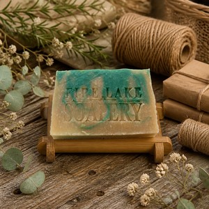 Jabón de Madera de Teca del Caribe de Proceso en Frío - Jabón Artesanal Totalmente Natural de Fire Lake Soapery - Product Image 1