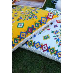 Housse de coussin de sol ethnique double face en lin traditionnel 80x80cm, housse de coussin de camping avec pompons - Product Image 5