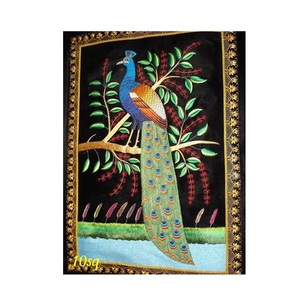 Alfombra de pavo real Zari hecha a mano, tapiz persa enjoyado, colgante de pared floral, disponible en embalaje personalizado de La India - Product Image 1