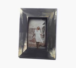 Marco de Fotos Hecho a Mano de MDF y Cuerno de Búfalo y Álbum de Fotos Moderno - Accesorios de Decoración para el Hogar Sostenibles y Elegantes - Product Image 2