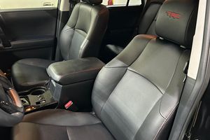 TO-YO-TA YA-4-Ronner TRD Pro 2022, Transmisión Automática, Asientos de Cuero - Product Image 2