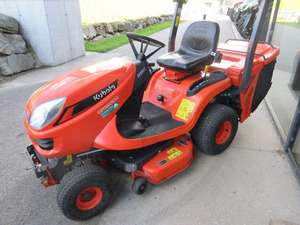 Cortacésped Kubota GR1600, motor diésel bicilíndrico de 13.5 hp, transmisión hidrostática, ancho de corte de 107 cm, recogedor de césped - Product Image 6
