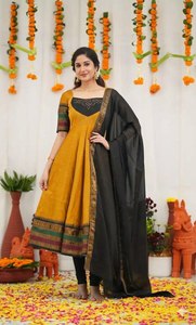 Kurti Elegante para Mujer, Diseño Jacquard sin Seda con Bordado, Manga 3/4, Estilo Adulto, Listo para Exportación - Product Image 4