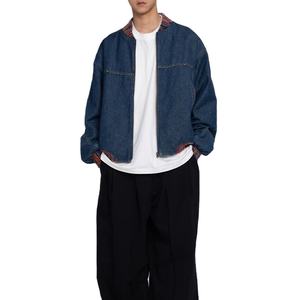 Veste en jean décontractée bleu délavé pour homme STITCHMODE, coupe ample, patchwork, poches zippées, poignets et ourlet à boutons, coutures multiples, style vintage - Product Image 4