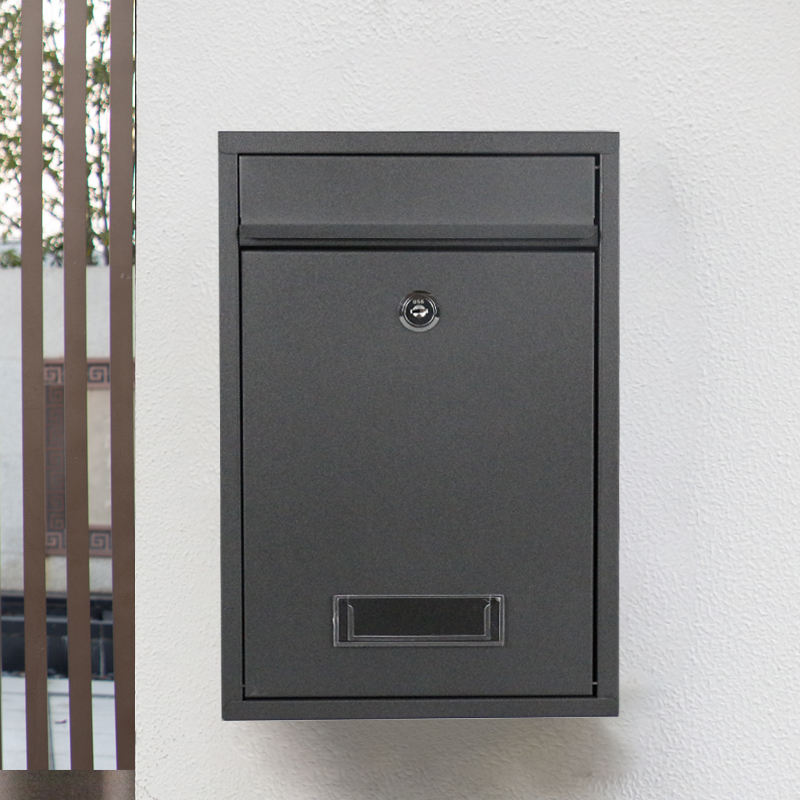 Cerradura con llave color negro arena