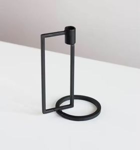 Grand bougeoir décoratif en fer noir conçu pour les mariages, les dîners romantiques ou les thèmes élégants de décoration intérieure - Product Image 5