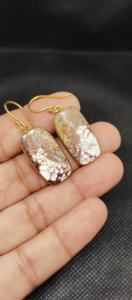 Boucles d'oreilles rectangulaires en howlite, style vintage, laiton plaqué or, forme rectangulaire, pour mariages, bijoux fins pour femmes - Product Image 3