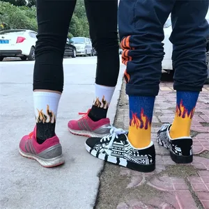 Red Flame Street Skateboard Calcetines Casual Moda Hip Hop Calcetines Adolescente Estudiante Skateboard Boy <span class=keywords><strong>Sok</strong></span> - Product Image 6