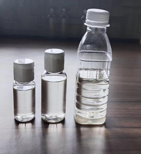 Cosmetic Use Fractionated Coconut <b>Essential</b> <b>Oil</b> Bulk Quantity for Skin and <b>Hair</b> Care Supplied and Exported from India - Product Image 2