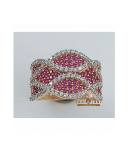 Bague élégante pour femme en or 18 carats, bijoux fins avec un attrait classique et luxueux et un design de diamant étincelant pour les célébrations - Product Image 1