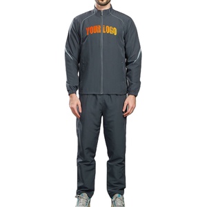 Vente en gros Ensemble de survêtements unisexe en nylon léger de haute qualité Logo personnalisé Ensemble de survêtements de créateur pour hommes 2 pièces - Product Image 1