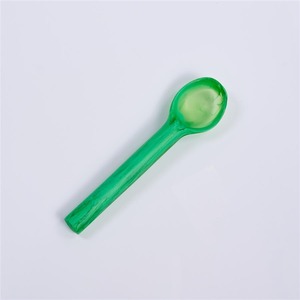 ช้อนตักไอศกรีมด้ามยาว ทำจากเรซิ่นอาหาร 100% รูปทรงต่างๆ  งานหล่อขึ้นรูปด้วยมือ สีชมพู  ชุดเครื่องใช้บนโต๊ะอาหารที่ดีที่สุดในราคาที่เหมาะสม - Product Image 1