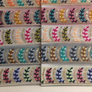 Robes de mariée de luxe en dentelle brodée florale colorée exquise modèles détaillés élégants pour les projets d'artisanat de bricolage Couture - Product Image 1