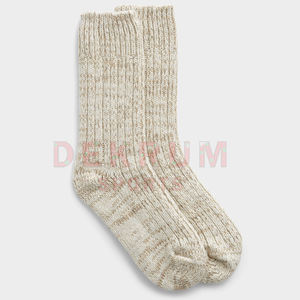 Chaussettes unisexes confortables antidérapantes Crew Socks dernière conception pour la saison d'hiver vente chaude chaussettes tricotées avec 10 paires de quantité minimale de commande - Product Image 1