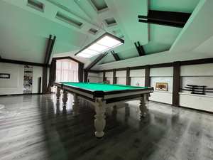 Mesa de billar duradera con cojín de pizarra y patas de madera maciza Juego de Taco de billar y billar Mesa de billar de alta calidad - Product Image 2