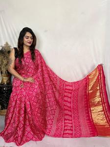 Soie Gaji la plus tendance avec Bandhej Print Saree Femme Fabricant et fournisseur de mode de Surat au taux le plus bas - Product Image 3