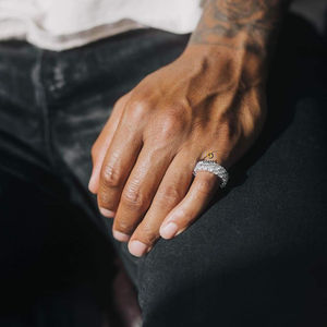 Anillo de diamantes de moissanita totalmente helado inspirado en Hip Hop elaborado en plata de ley 925 con claridad VVS mejorada - Product Image 4