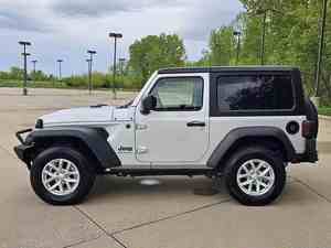 Jeep Wrangler Sport SUV 2023 Usado, Volante a la Izquierda, Automático, Opciones de Motor Turbo Diésel, Gasolina o Eléctrico, Cuero, Cámara Trasera - Product Image 3