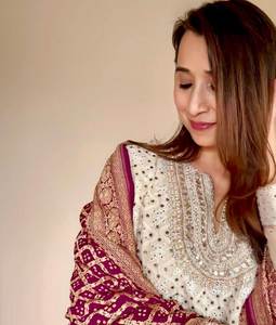 Nouveau design gracieux mariée mariage et fête spécial Faux Georgette tissu salwar kameez avec ensemble kurta et plazzo longue longueur - Product Image 3