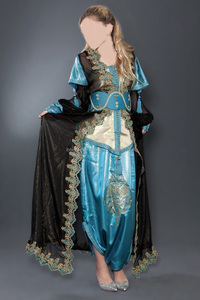 Caftan élégant pour femmes égyptiennes à porter au quotidien avec dentelle et broderie avec ceinture Vêtement islamique pour femmes - Product Image 1
