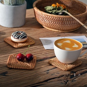 Ensemble de sous-verres en rotin tressé à la main, épaisseur 10 mm, durables, naturels, personnalisables, pour boissons chaudes et froides, usage domestique et commercial - Product Image 3