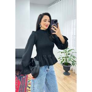 Blusa Negra con Cuello Alto Fruncido para Mujer, Marca Lustrin, con Elegantes Detalles de Encaje, Tejido Transpirable de Mezcla de Algodón para Primavera/Verano - Product Image 2