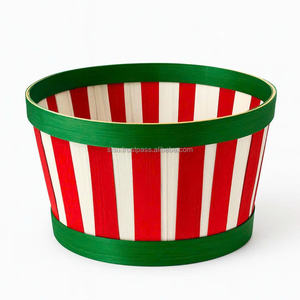 Cesta de Almacenamiento Navideña Ecológica de Bambú Verde y Rojo Natural Hecha a Mano por Sisu Handicraft - Product Image 1
