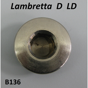 Bouchon d'huile 26 sur le dessus du moteur (clé Allen de 14 mm) Lambretta D + LD - Product Image 1