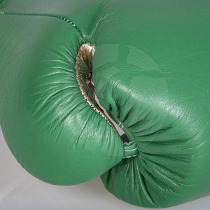 Gants de boxe légers pour hommes Gants de boxe pour hommes en matériaux solides avec logo personnalisé OEM Service - Product Image 3