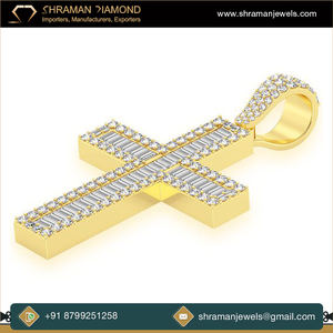Elegante 925 Chapado en oro de plata Iced Jesus Cross Christ Baguette Lab Grown Diamond Hip Hop Style Religioso Fino Collar Colgante - Product Image 3