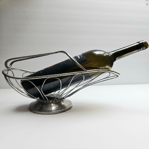 Support à bouteille de vin orbital en or abstrait. Présentoir de table minimaliste et chic. Disponible à prix de gros. - Product Image 6