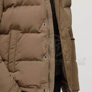 Chaqueta acolchada cálida para hombre con cuello levantado y forro aislante para invierno para días fríos al aire libre con logotipo en la parte delantera - Product Image 6