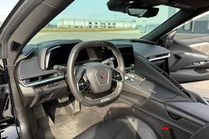 Chevrolet Corvette Z06 Cabriolet 2LZ 670 ch LT6 V8, modèle 2024, en excellent état - Product Image 4