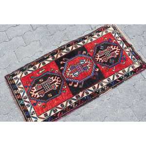 1.5x3.1 ft Small Turkish <b>Wool</b> Rug <b>Red</b> Patchwork Traditional Eco-Friendly Rug with Latex Backing - Product Image 3