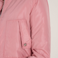 Veste bomber en satin respirant à col à capuche et fermeture éclair sur le devant pour femmes, avec rembourrage en coton, design personnalisé, haute qualité