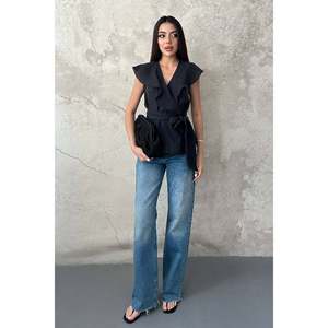 Blusa Negra con Cintura Ajustable - Negra - Product Image 3