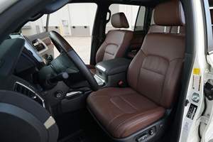 TOYOTA LAND CRUISER 2021 IMPECABLE, 7700 millas, motor V8 de 5.7 litros, asientos de cuero - Product Image 5