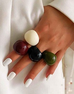 Resin Acrylic Rings Round Shape Handcrafted Love Ring Women Party Jewelry Wholesale Supply for Best Price - Product Image 5