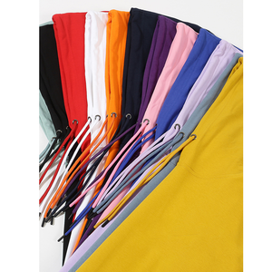 Sudadera con Capucha Extra Grande de Algodón 100% Bordada de Invierno - Colores Neutros, Diseño Minimalista Moderno para Hombres y Mujeres que Buscan una Moda sin Esfuerzo - Product Image 3