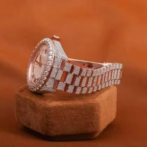 Montre mécanique luxueuse en or rose avec moissanite et diamant avec design de style antique et détails élégants de coupe brillante - Product Image 4