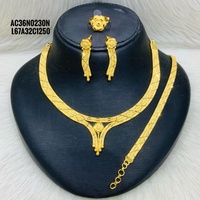Dernière collection : Ensemble de bijoux de mariage africain nigérian classique plaqué or 24 carats pour femmes (collier, boucles d'oreilles, bague, bracelet)