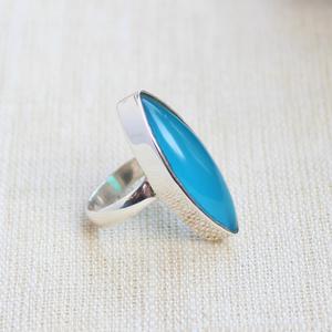 แหวนพลอยคาลซิโดนีสีน้ำ925ตัดเย็บด้วยเงินสเตอร์ลิงแฮนด์เมดแหวนชั้นดีดีไซน์โดดเด่นไม่เหมือนใครเครื่องประดับอัญมณีสำหรับชุดไปงานปาร์ตี้ของผู้หญิง - Product Image 2