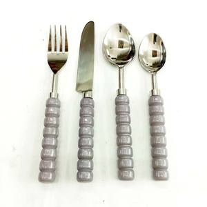 Dernier modèle de coutellerie Placage sous vide en or rose de style britannique Ensemble de couverts en acier inoxydable plaqué argent de style portugais - Product Image 5