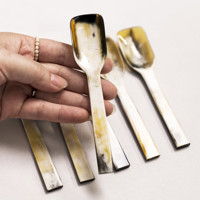 Nouveaux ustensiles de cuisine en corne de buffle exquis cuillère à caviar personnalisée faite à la main pour le service de cuisine