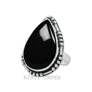 Nouveaux anneaux de solitaire simples faits avec de l'argent sterling 925 solide forme de poire naturelle cabochon d'onyx noir bijoux d'anneaux de pierres précieuses - Product Image 1