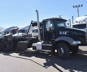Best!! <b>Second</b> <b>Hand</b> 6x4 Diesel Tractor Truck Prime Mover Heavy Duty Head For Commercial Logistics Haulage and Freight Shipping - Product Image 4
