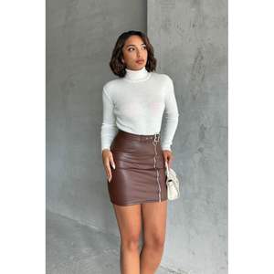 Jupes en cuir pour femmes avec fermeture éclair – Vente en gros - Product Image 5