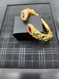 Lắc tay mạ vàng thủ công bằng đồng thau, đính đá zircon, kiểu dáng thời thượng phong cách Trung Đông, sang trọng - Product Image 3