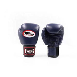 Top Trending Custom Made Twins Genuine Muay Thay Sparring <b>Gloves</b> Youth Boxing <b>Gloves</b> Genuine Cowhide Training <b>Gloves</b> for Adults - Product Image 4
