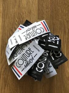 Etiquetas de ropa blancas privadas de poliéster tejido, fabricante de ropa, etiquetas de tela, cuello de hierro, Color personalizado, etiqueta con logotipo personalizado, ropa - Product Image 2